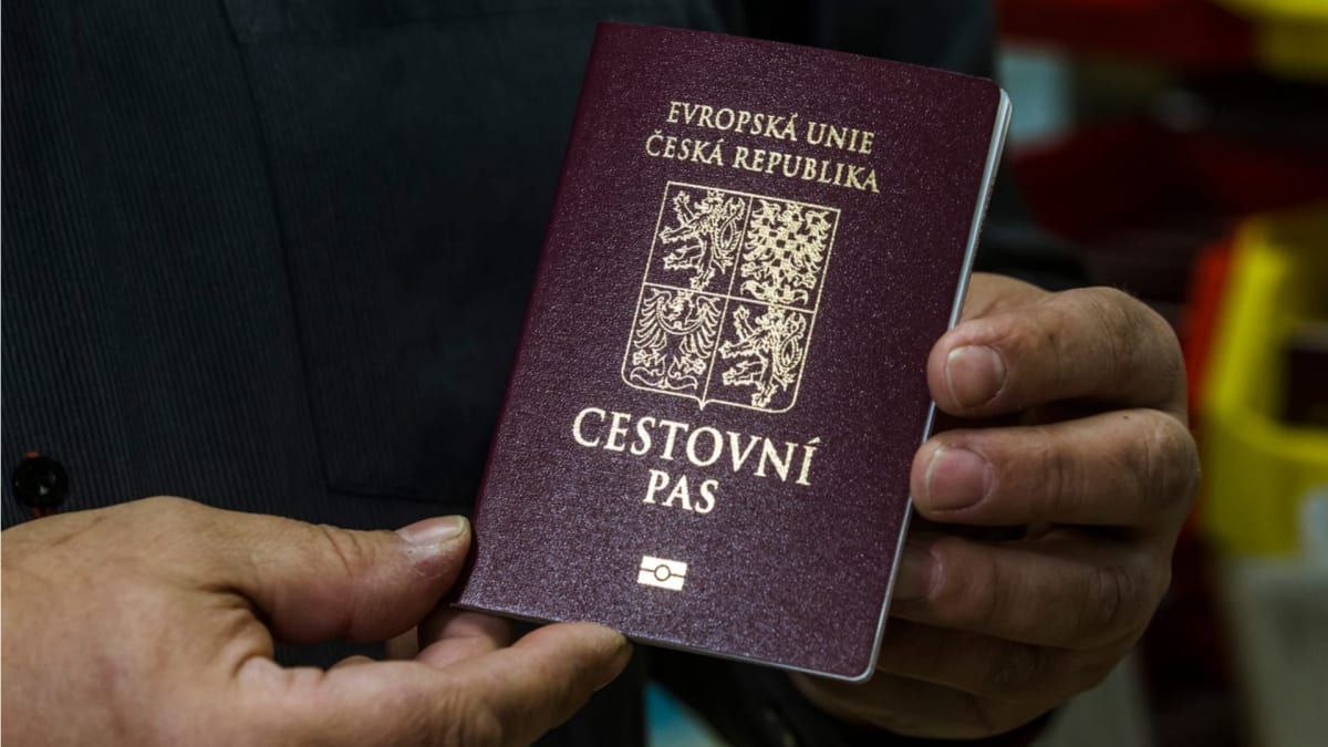 Český pas posílil. Umožňuje bezvízový styk se 189 destinacemi